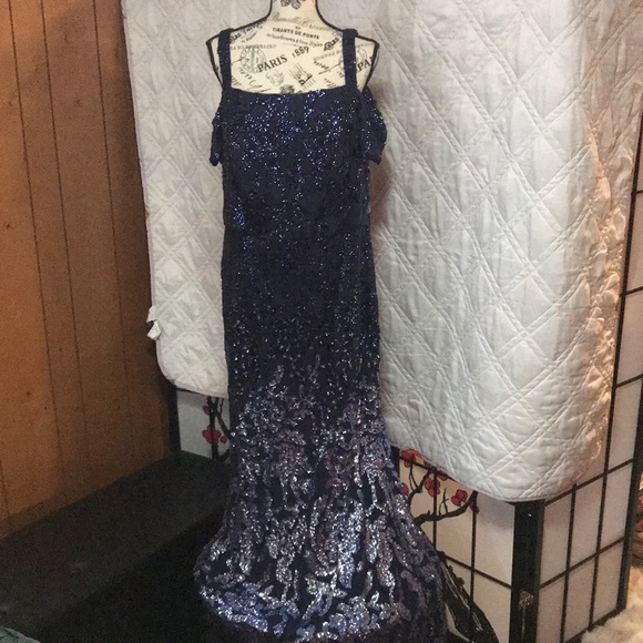 R & M Richard’s beautiful ombre Blue mother of Bride/groom guest formal … - Picture 1 of 15